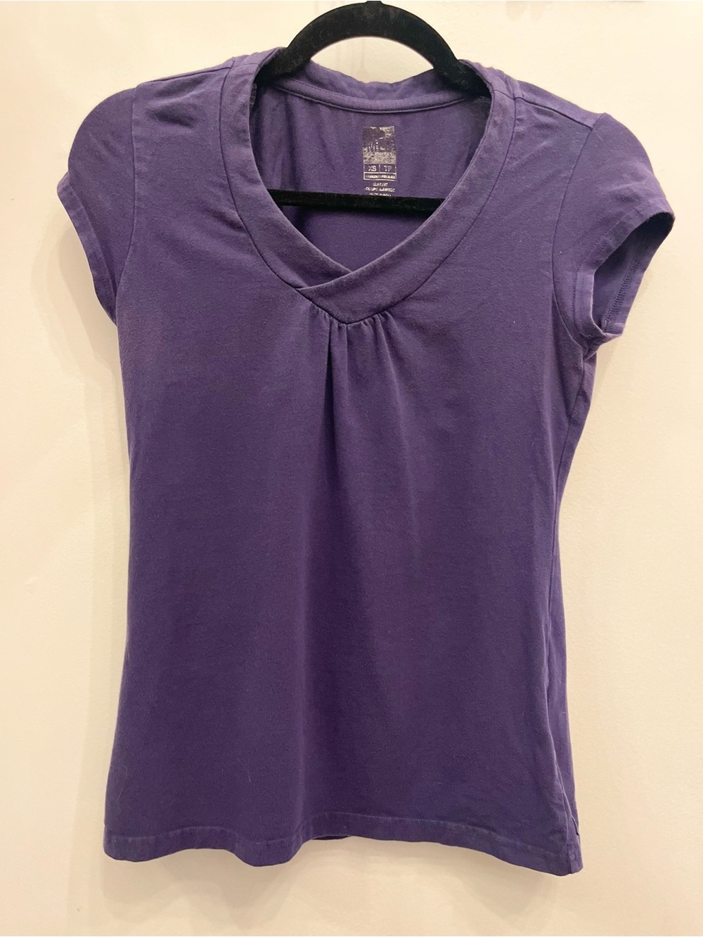 MEC Purple V-Neck Cap Sleeve Tee